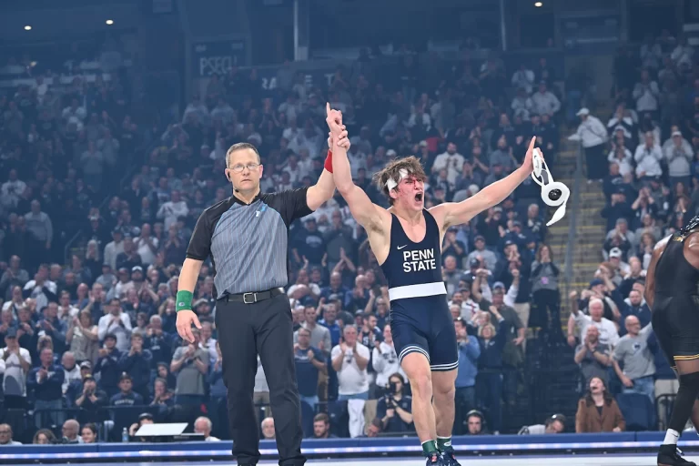 Penn State Wrestling Dominates Iowa 30-8 in B1G Wrestling Showdown